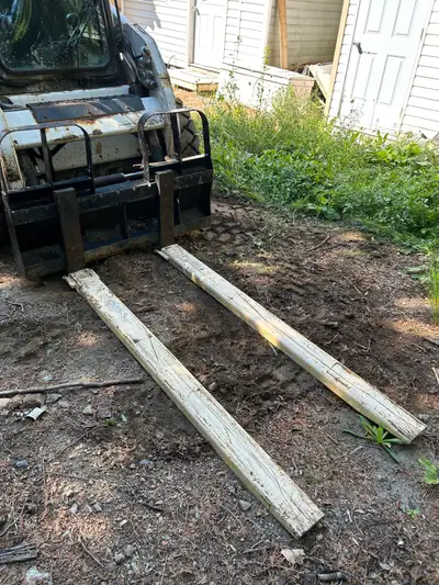S185 with only 2919 hours. Well maintained. A little surface rust on the paint, but operationally pe...