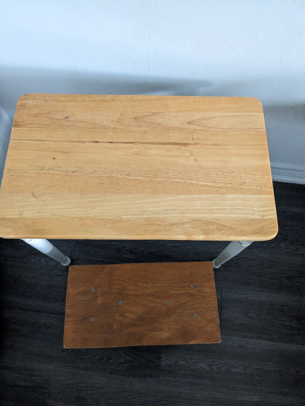 Kids desk and chair in Desks in City of Halifax