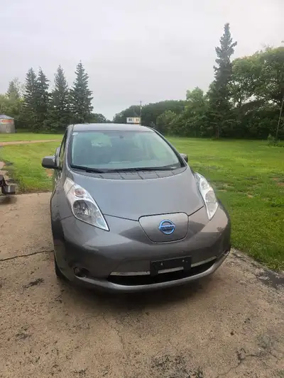 2016 Nissan Leaf S FWD