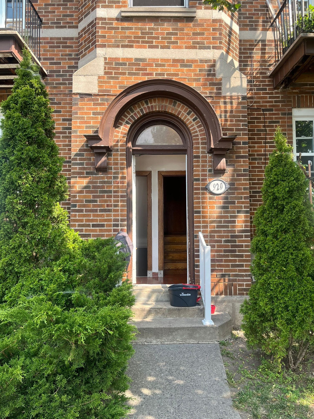 1720 Rue Saint-Antoine — photo 1