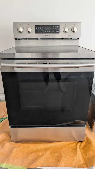 Sleek Samsung Electric Range - Modern & Clean!, View more