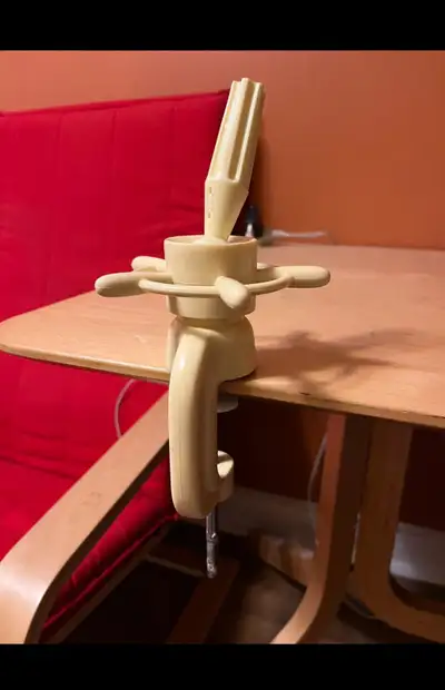 This is a vintage Danhyco hair styling mannequin head clamp in used, but good condition. It's a grea...