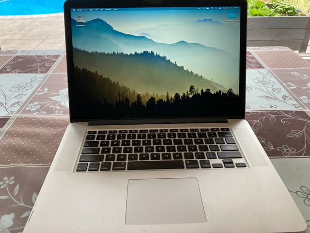 Late 2013 MacBook Pro 15” Big Bur in Laptops in Hamilton