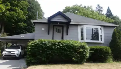 All inclusive! Main floor, two bedroom plus den, one bathroom apartment located in the North East en...