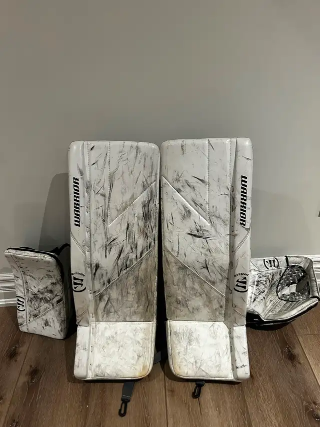 Junior goalie equipment in Hockey in Mississauga / Peel Region - Image 2