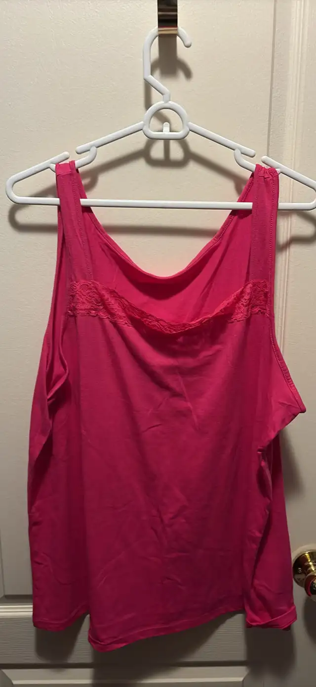 Women’s 2x camisoles sleeveless tops buy more save more in Women's - Tops & Outerwear in Oshawa / Durham Region - Image 9