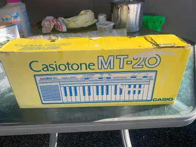 1981 Casiotone MT-20 mini keyboard . Like new in the box. Instructions leaflet. Super sounding littl...