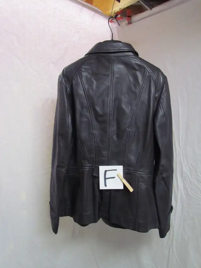 Leather jackets - Danier in Women's - Tops & Outerwear in Kitchener / Waterloo - Image 10