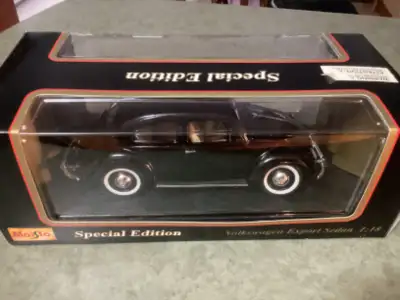 Voiture miniature (1:18) de collection Volkswagen Export Sedan de 1951 . Comme neuve.