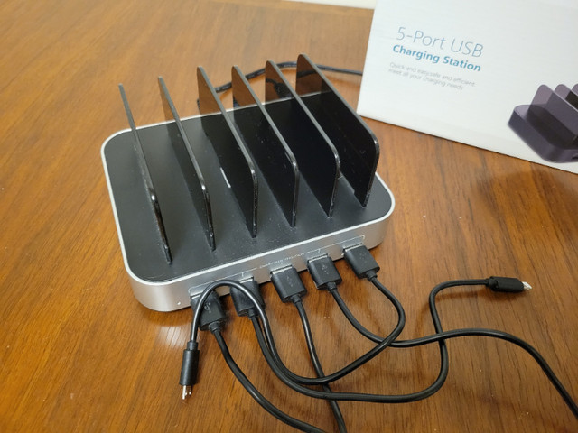 5 Port USB Charging Station and Cables in Cables & Connectors in Dartmouth - Image 2