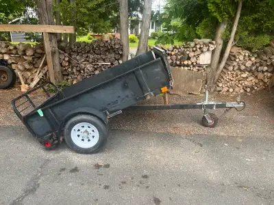 Snow Bear Tilt Utility Trailer 4.5’ x 6.5’ $650 -Front panel drops down to extend bed for 8’ sheets...