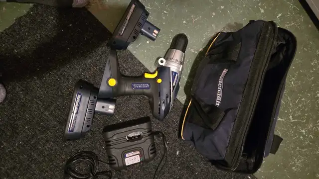 Mastercraft 18V Cordless Drill Set w/ Charger & Bag