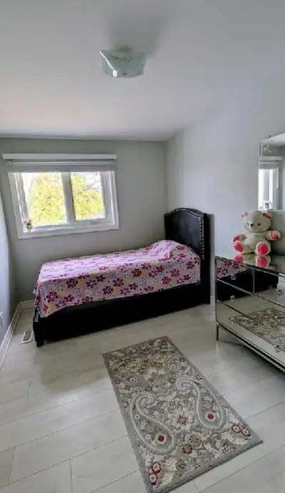 Furnished room for rent- Aurora Ideal for students or professionals. Quiet and respectful living env...