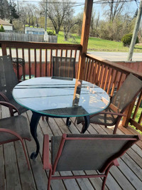 Patios chairs and table for sale