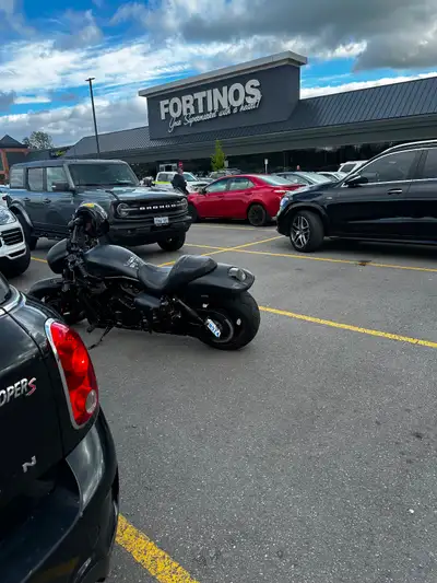 Good bike looking to sell. Fair amount of upgrades. Vance exhaust, air ride kit, saddle bag etc. Pai...