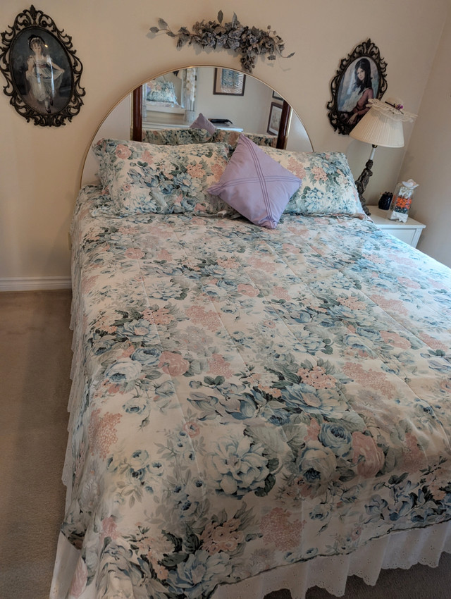 1- Queen-size Bed c/w Mattress and the box- almost new.s in Beds & Mattresses in St. Catharines - Image 2