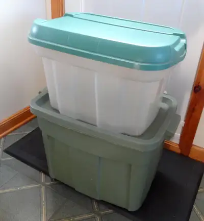 2 BACS DE RANGEMENT avec  COUVERCLE, View more