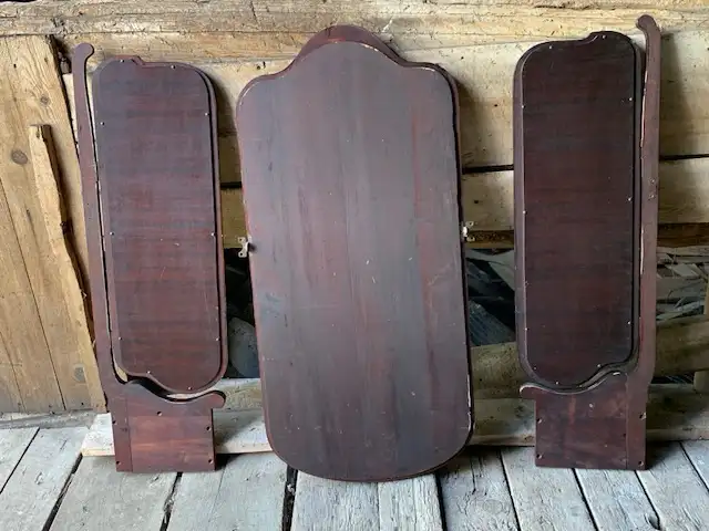 Antique Beveled Mirrors in Home Décor & Accents in Ottawa - Image 6