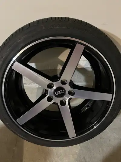 Selling whole set of Audi rims with tires, sized at 235/40ZR18 95W. This used wheel is in like-new c...