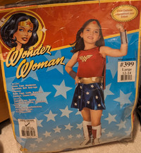 Wonder Woman costume (large 12-14)