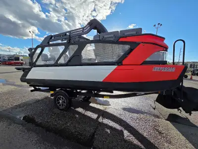 2025 Seadoo Switch 18 Foot 230 HP - 14.5 running hours - Trailering cover - Mooring cover - Anchor k...