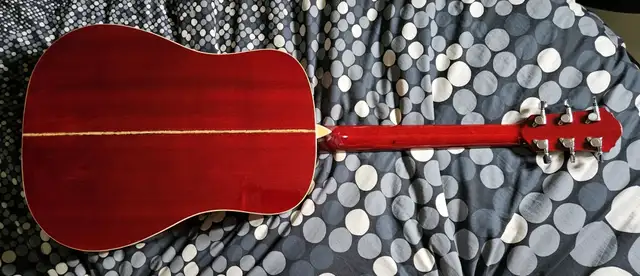 Oscar Schmidt (Washburn) OG2TR Acoustic Guitar in Guitars in Longueuil / South Shore - Image 3