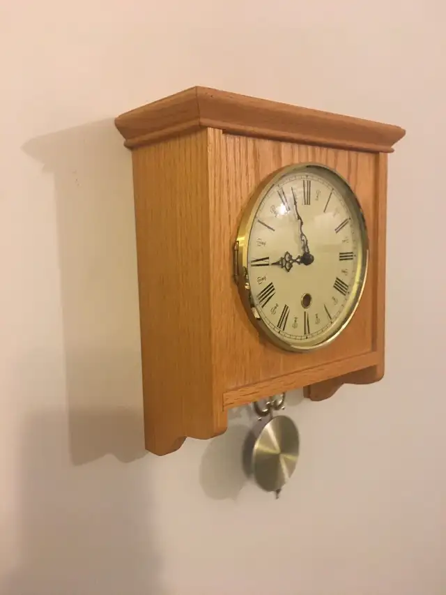 Wooden winding wall clock with Germany movement. 11”x9”x5”. in Home Décor & Accents in Markham / York Region - Image 4