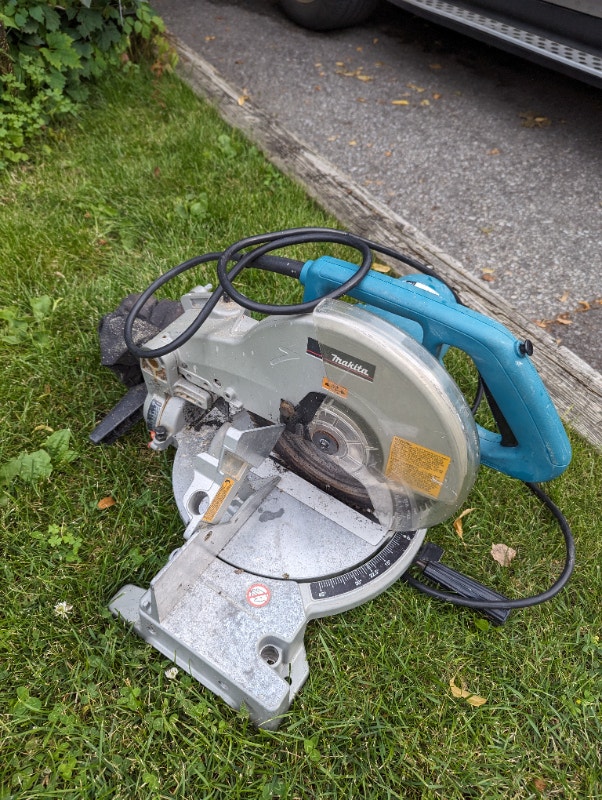 Makita 10" compound mitre saw Power Tools City of Toronto Kijiji