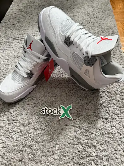 Jordan 4 retro white Oreo size 11, View more