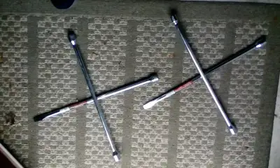 20" Lug Wrench Fits 17,19, 21 mm nuts 1 available Like new $10