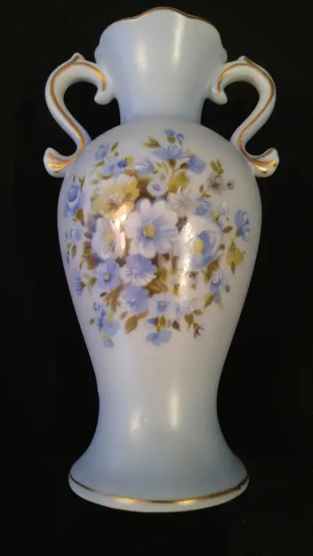 Japanese 6'' Tall Decorative Vase dans Décoration intérieure et accessoires dans Calgary - Image 2