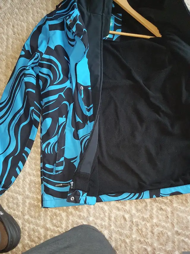 Mens small Winter Coat in Men's in Kitchener / Waterloo - Image 4