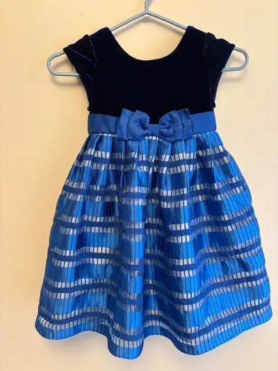 GORGEOUS Girls sapphire Blue Party Dress size 4 superb condition, View more