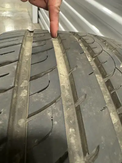 2 radar tires 245,35/18 Like new lots of life left on them