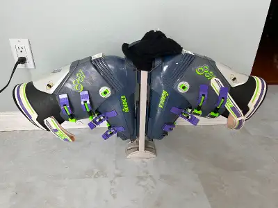 Nordica 881 Downhill Ski Boots (5021) Excellent condition Lasted System TüV Product Service (TüV is...