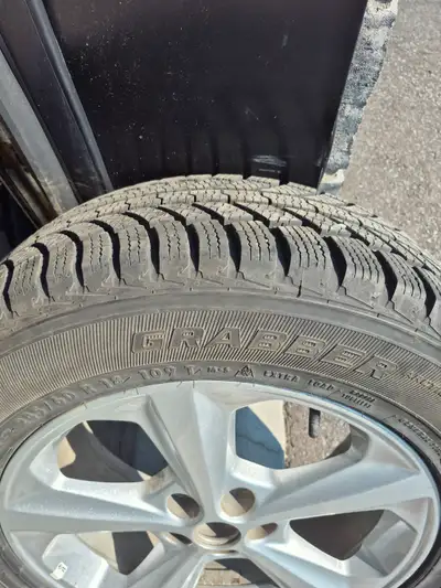 245 60 R18 Gabber snow tires and rims, and sensors off a Ford Edge Titanium. Only about 19 thousand...