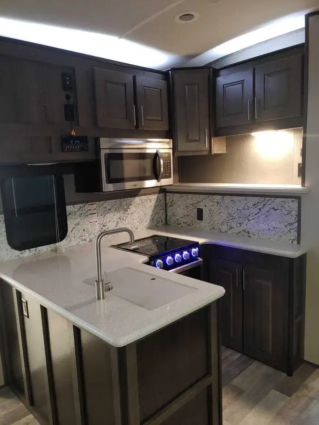 2020 Heartland Torque T322 toyhauler in Travel Trailers & Campers in Oshawa / Durham Region - Image 7