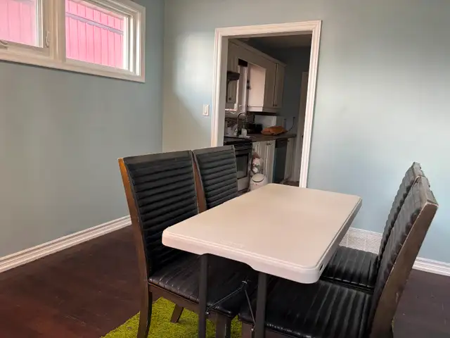 Main Floor Room for Rent from March/April 1 in Scarborough