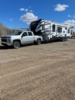 Description Toy Hauler Fifthwheel Triple Axle - Newer Tires A/C MBR / LR / Garage Central Vac F/P (A...