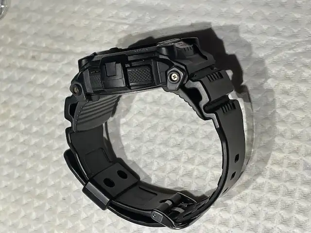 MONTRE  CASIO  G-SHOCK  POUR  HOMME in Jewellery & Watches in Laval / North Shore - Image 5