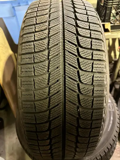 Michelin X-ICE 235/60R16 Winter Tires Set of 4 Good Tread $250 Call or Text Dan - (905) 988 5031