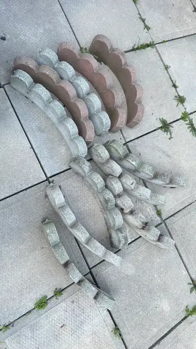 11 curved decorative cement blocks