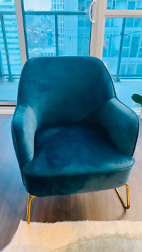 Like new accent chair/ velvet/ blue