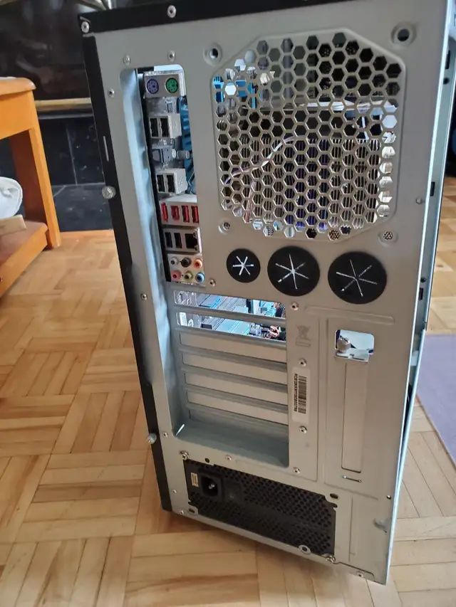 Cooler Master Gaming PC Case in System Components in Laval / North Shore - Image 4
