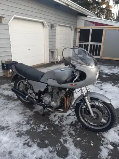 1982 Yamaha XJ650 Seca Cafe Racer. Some nice modifications. No issues. Will have new safety at time...