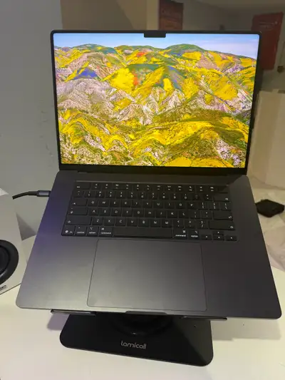 2026 MacBook Pro 16 M5 PRO 1tb 24GB 3 weeks like new, View more