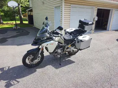 Ducati multistrada enduro 2016 52 000 Km 1200 cc Prête pour la saison.