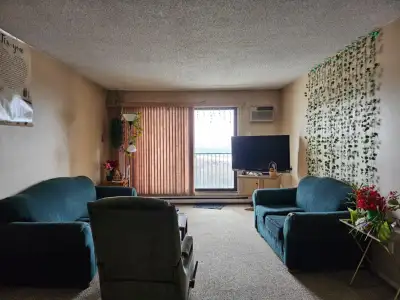 Master bedroom available(including utilities)