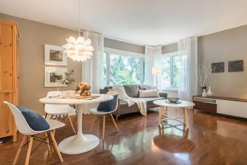 Tout inclus! Superbe appartement dans Rosemont situé dans un triplex en face du Jardin botanique (Pi...