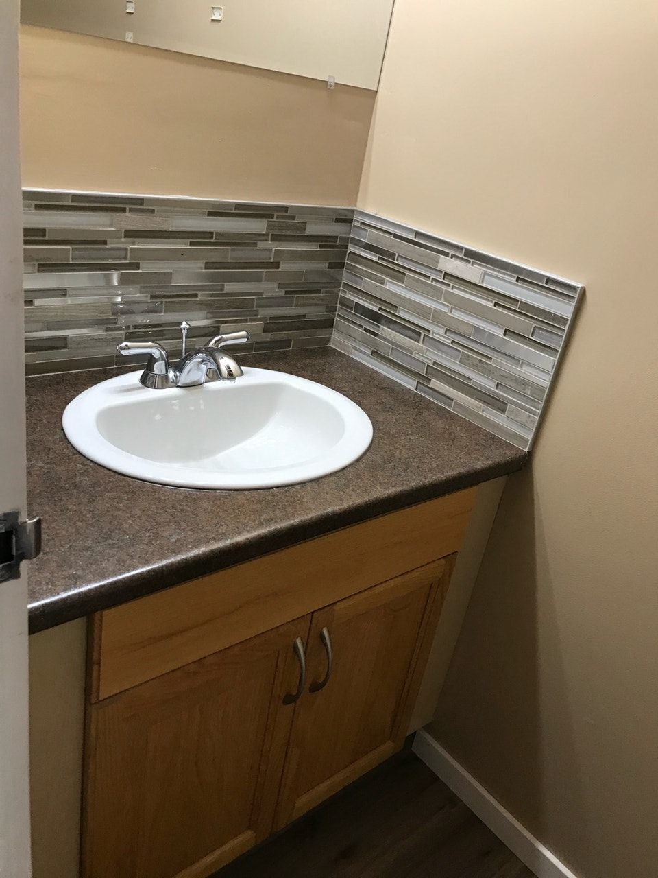 2 bedroom condo available Nov 1 5